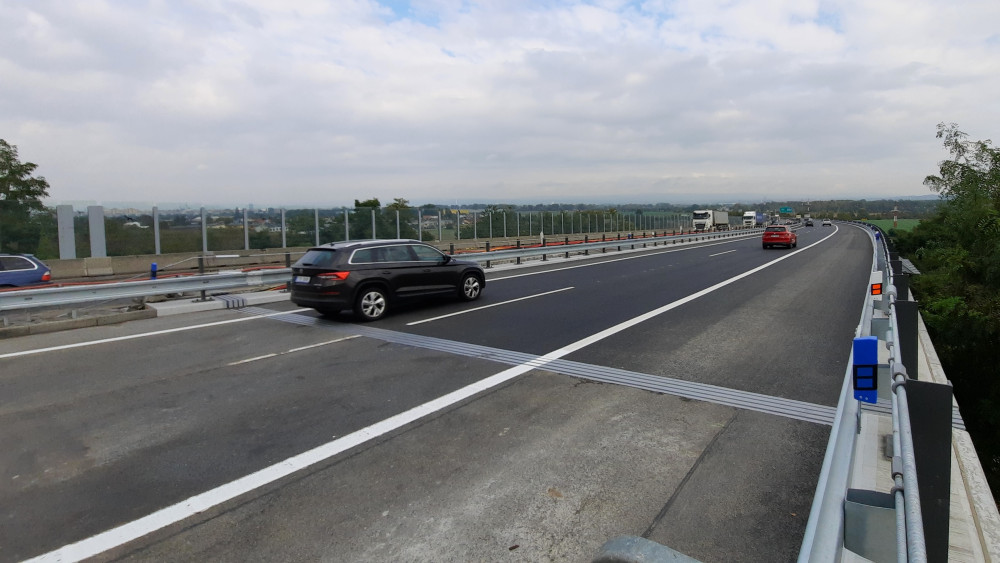 Pozor na D35. Dnes začíná oprava estakády, o víkendu bude u Křelova dálnice zavřená kvůli bourání mostu