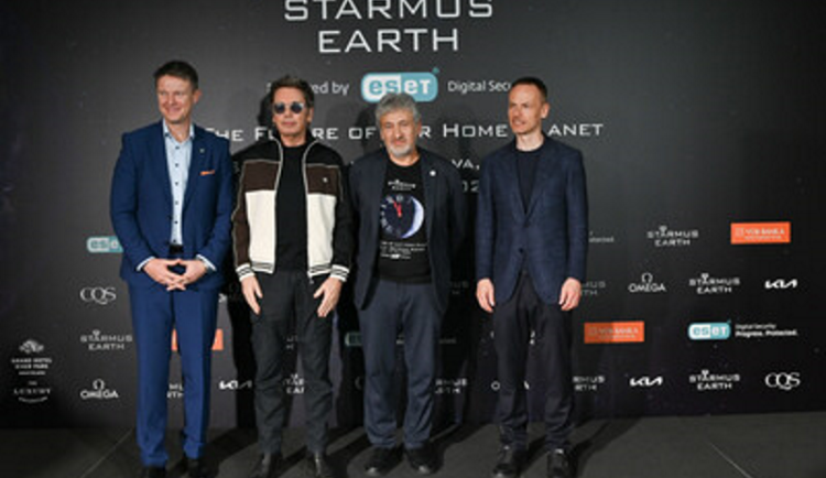 STARMUS OZNAMUJE „MOST Z BUDOUCNOSTI" ZAHAJOVACÍ KONCERT JEANA-MICHELA JARREHO, VČETNĚ SPECIÁLNÍHO HOSTOVÁNÍ BRIANA MAYE, JEHO PROGRAMU STARMUS CAMP & CITY A LAURIE ANDERSONOVÉ, KTERÁ SE PŘIPOJUJE K HUDEBNÍMU ARANŽMÁ