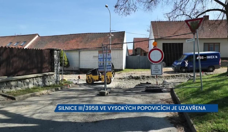 Silnice mezi Vysokými Popovicemi a Příbramí na Moravě je uzavřena, objížďka asi 14 km