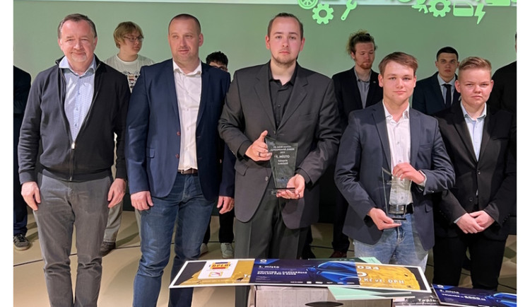 Společnost Porsche Česká republika předala ocenění vítězům celostátní soutěže Autoopravář Junior 2024