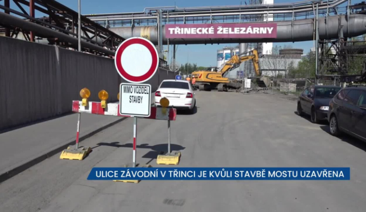 Ulice Závodní v Třinci je kvůli stavbě nového mostu zcela uzavřena