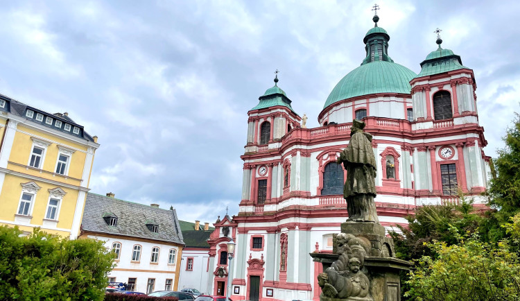 Bazilika s hrobem sv. Zdislavy v Jablonném v Podještědí oficiálně otevře po dvouleté opravě