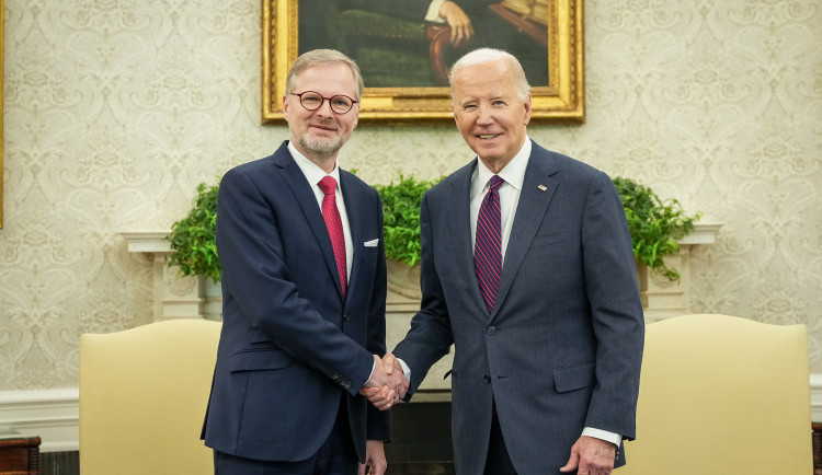 Fiala přivítal rozhodnutí americké sněmovny o pomoci Ukrajině a Izraeli.