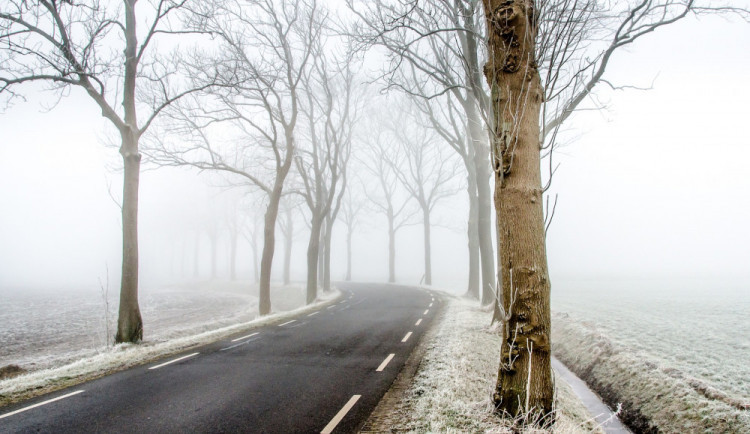 Na jihu Moravy dnes může sněžit, varují meteorologové. Od pátku se začne znovu oteplovat