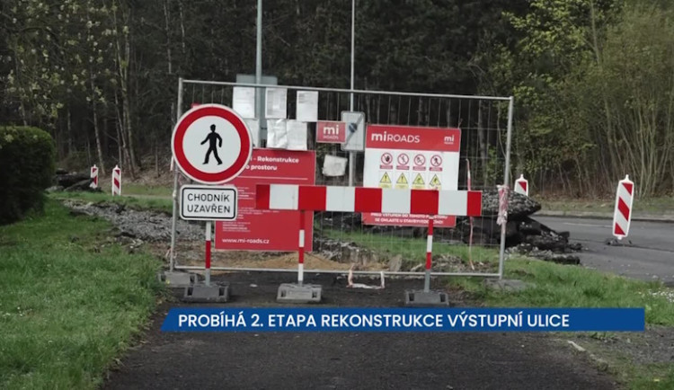 Probíhá 2. etapa rekonstrukce Výstupní ulice v Ústí nad Labem, doprava řízena kyvadlově