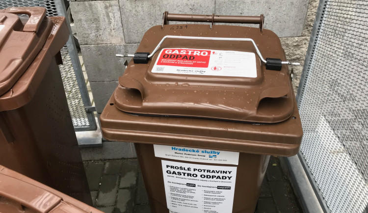 Pilotní projekt nádob na zbytky jídla se rozjede na jičínských sídlištích