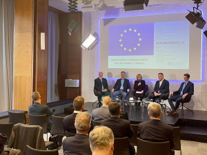 Experti probírali vyhlídky českého autoprůmyslu a konkurenceschopnost tuzemské ekonomiky v EU a ve světě