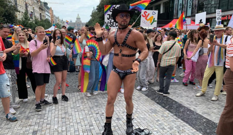 POLITICKÁ KORIDA: Zastupitelé reagují na návrat duhového průvodu do Brna podporou i rozpaky