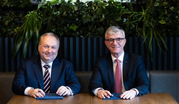 Hospodářská komora rozšířila spolupráci se Slavia pojišťovnou