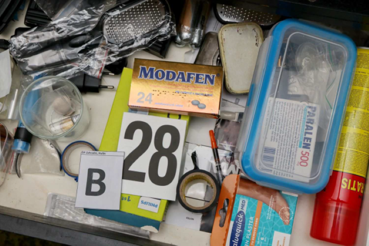 Přerovští kriminalisté rozprášili organizovaný gang výrobců pervitinu. Prodal drogy za tři čtvrtě milionu