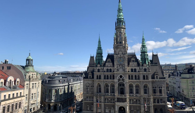 POLITICKÁ KORIDA: Korupce na radnici. Jak to vidí zastupitelé?