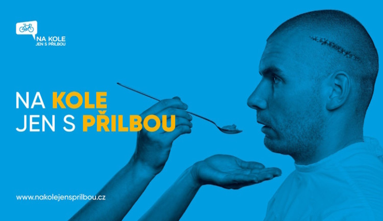 Projekt Na kole jen s přilbou letos rozšíří komunikační kampaň směrem k rodinám