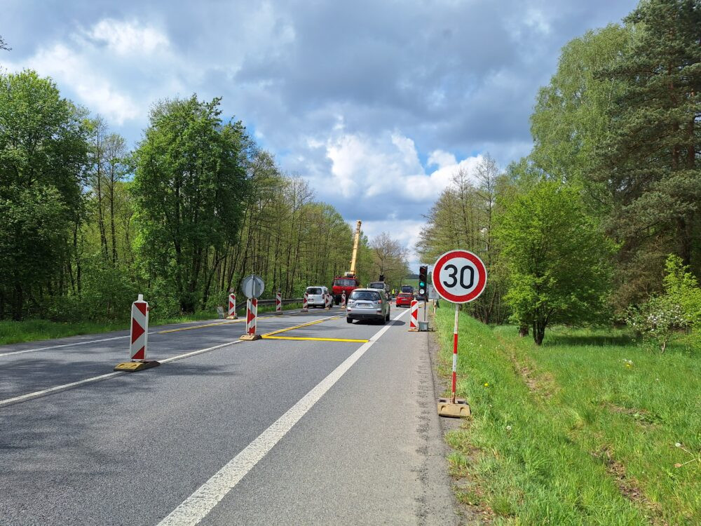 Na silnici I/35 začala oprava mostu přes Heřmanický potok.