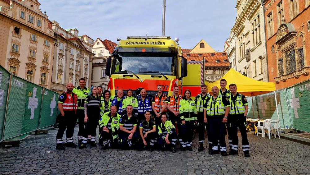 Zdravotníci připravení na maraton.