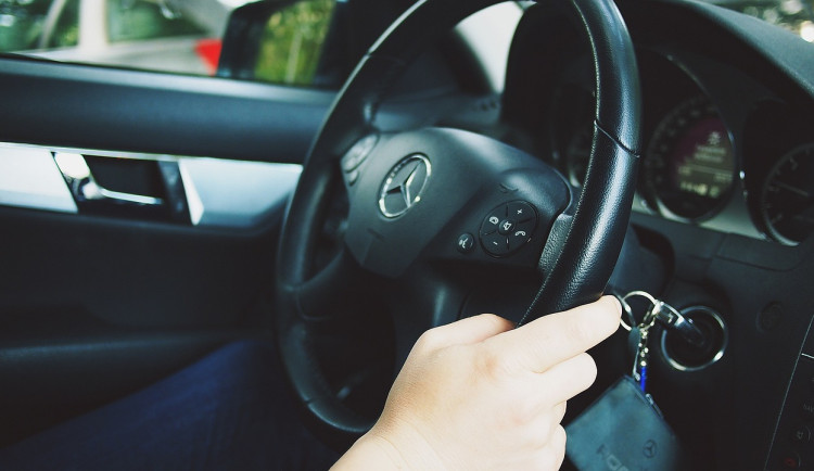 Policisté zabavili už druhé auto muži, kterého předtím několikrát řešili za řízení pod vlivem drog