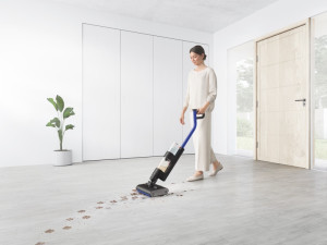 Unikátní technologie úklidu mokrých podlah: Představujeme Dyson WashG1, první speciální čistič na mokré podlahy od společnosti Dyson