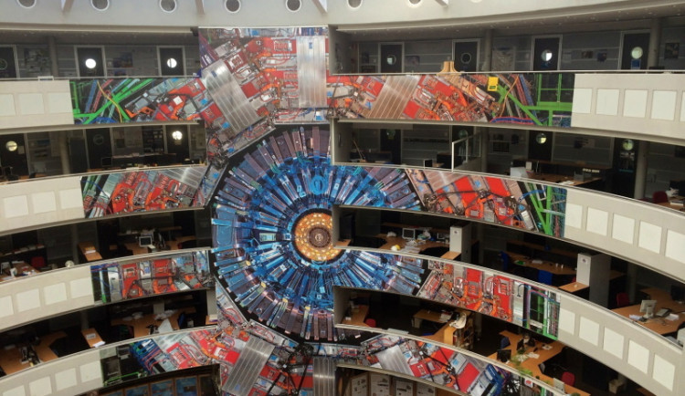 Studenti z Česka vytvořili v CERN systém, který pomáhá vědcům