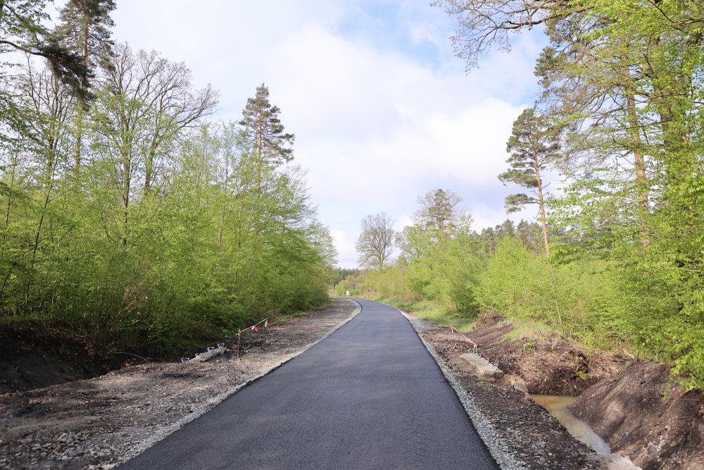 Místo rychlíků se tam budou prohánět cyklisté, unikátní stezka na železniční trati se brzy otevře veřejnosti