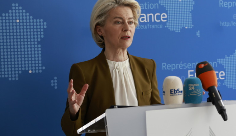 Živě: Přímý přenos debaty kandidátů na post šéfa EK