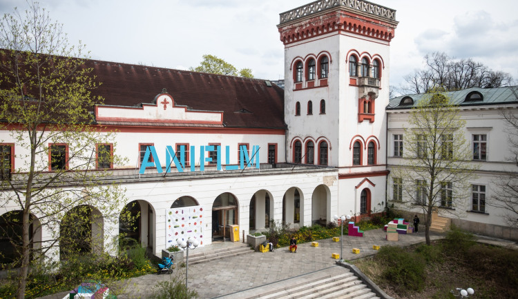 Zámek už má cenovku, město areál koupí za osmdesát milionů