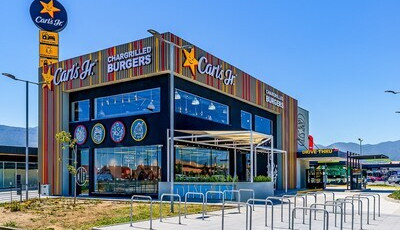 Carl's Jr. expanduje do Spojeného království a Irské republiky na základě nové rámcové licenční smlouvy s Boparan Restaurant Group