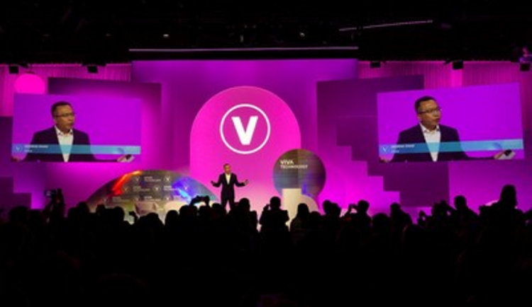  Značka HONOR na veletrhu VivaTech 2024 představuje svou čtyřvrstvou architekturu umělé inteligence a ve spolupráci se službou Google Cloud usiluje o nabídnutí dalších zážitků podporovaných umělou inteligencí