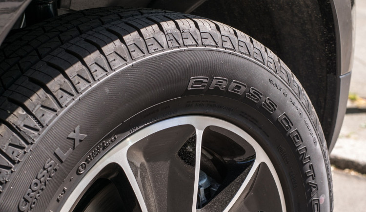 Jednašedesátiletý šofér na sebe upozornil rychlou jízdou. Strážníci zjistili, že nemá papíry