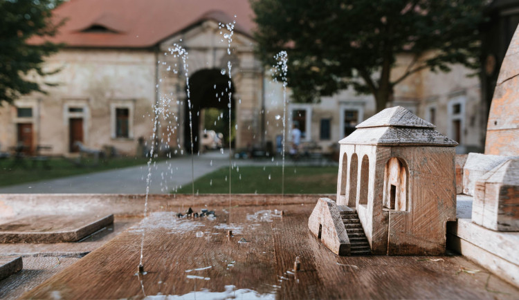 Díky penězům z EU je Cesta Valdštejnských architektů v Jičíně u konce. Lodžie už je v provozu