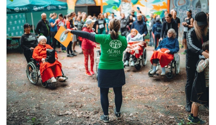 Touha pomáhat: 20 let dobrovolnictví s Adrou
