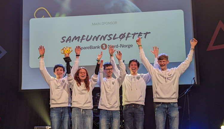 Školáci z DDM v Hradci Králové zazářili na mezinárodní soutěži robotiky v Norsku