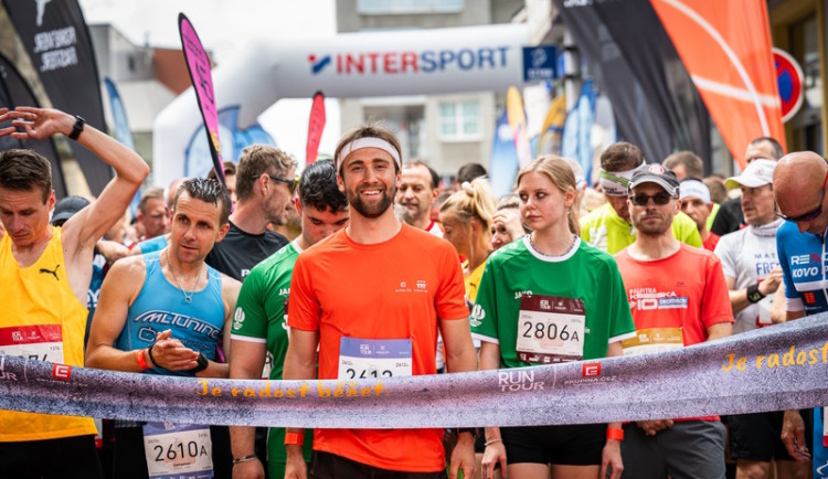 Olympionici, reprezentanti i začátečníci – závod ČEZ RunTour si v Ústí nad Labem užily dvě tisícovky běžců všech úrovní
