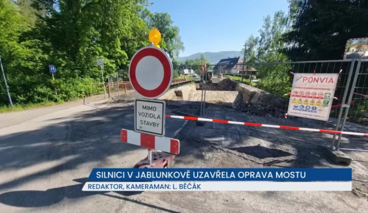 Silnici v Jablunkově uzavřela oprava klenbového mostu, řidiči musí místo objíždět
