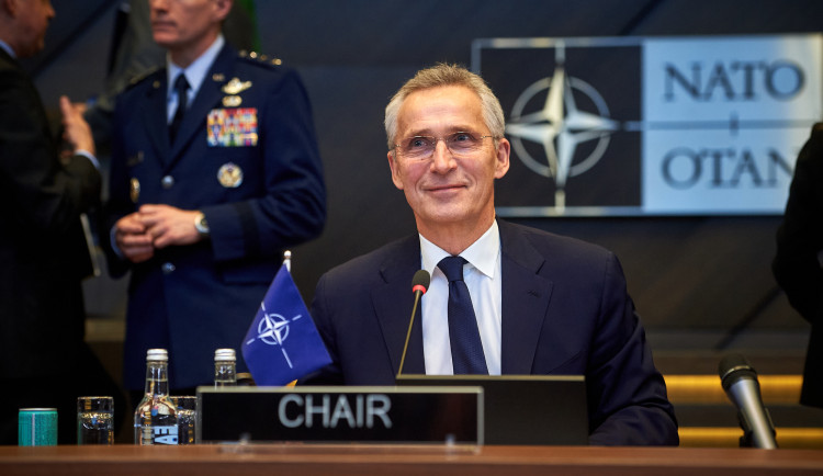 Stoltenberg: Země NATO se shodují na nutnosti prohloubit podporu Ukrajiny.
