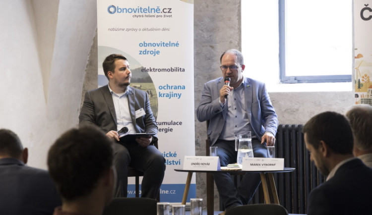 Nová energie pro zemědělství: agrovoltaika nebo bioplyn šetří náklady i chrání rostliny na polích