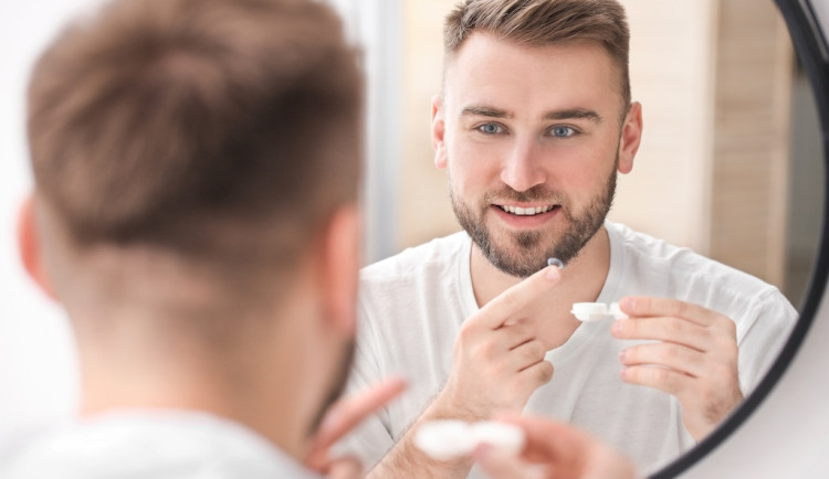Brýle versus kontaktní čočky: které řešení je pro vás vhodnější?