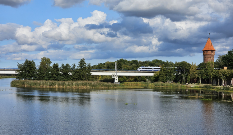 Živě: Vysokorychlostní tratě přinášejí jednoznačné benefity územnímu rozvoji