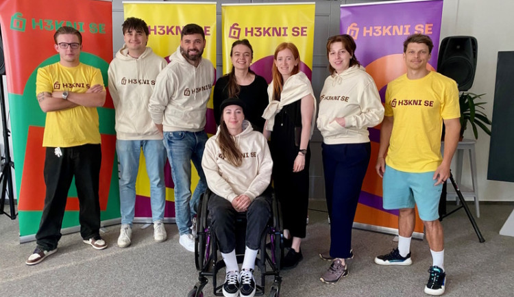 Studenti Krkonošského gymnázia ve Vrchlabí se zapojili do projektu H3KNISE