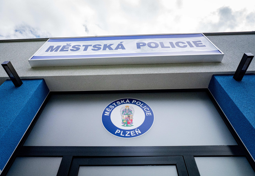 Bezpečnost na nejlidnatějším sídlišti by měla zlepšit nová služebna městské policie. Denně zde strážníci řeší 30 událostí