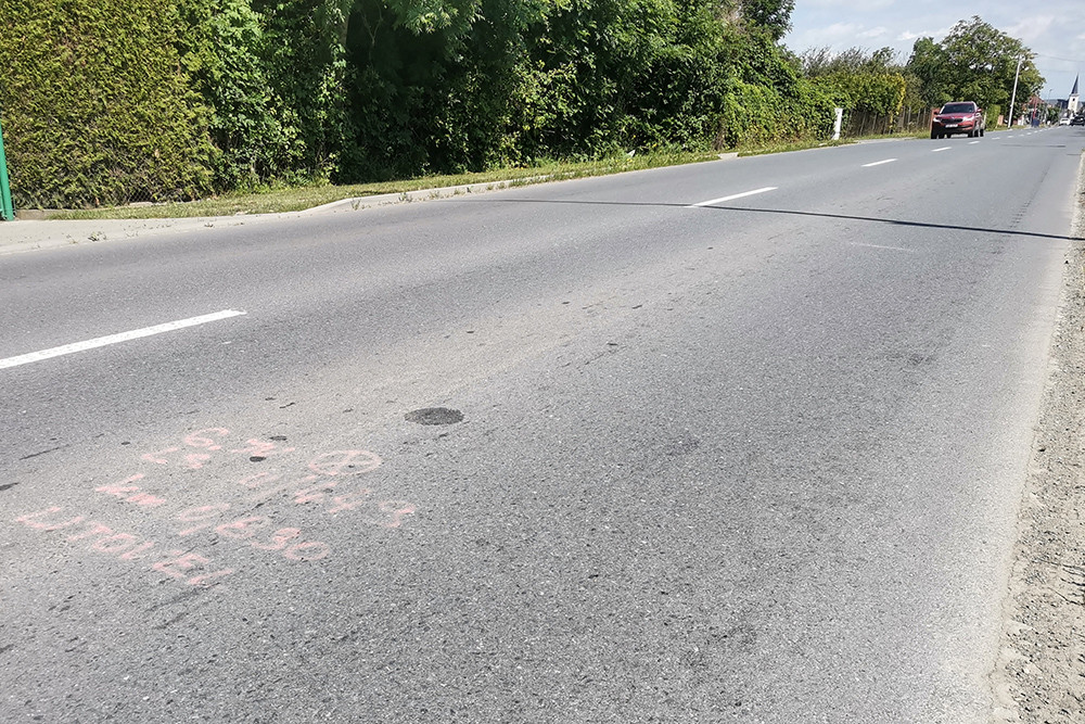 Pozůstatek kontrolního vrtu na silnici II/449 v Litovli - ilustrační foto