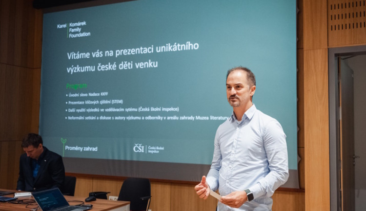 Kolik času tráví české děti venku?