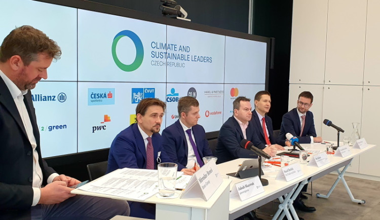 Startuje 3. ročník průzkumu Carbon Tracker. Výsledky ukážou pokroky klíčových ekonomických hráčů na českém trhu v uplynulých 12 měsících