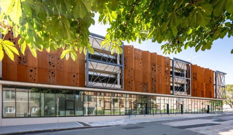 Další stovky parkovacích míst v Ostravě