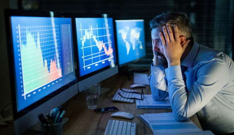 Francouzské trhy se hroutí. Bojí se, že se ve Francii odehraje něco jako Brexit a nastane dluhová krize.