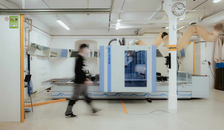 Do továrních hal v Kateřinkách se postupně vrací život