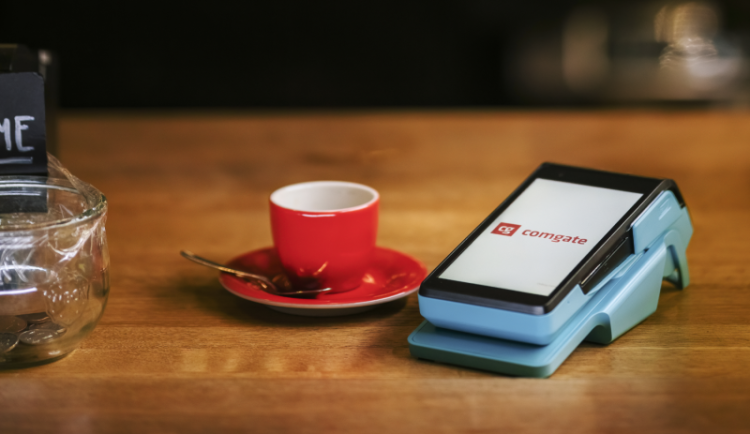 Drahé platby kartou? Kdepak, dnes i nejmenší obchodník může mít sazbu pod 1 % pro všechny karty bez rozdílu