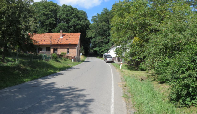 V Kujavách na Novojičínsku zemřel cyklista. Okolnosti policisté zatím neznají, hledají proto případné svědky