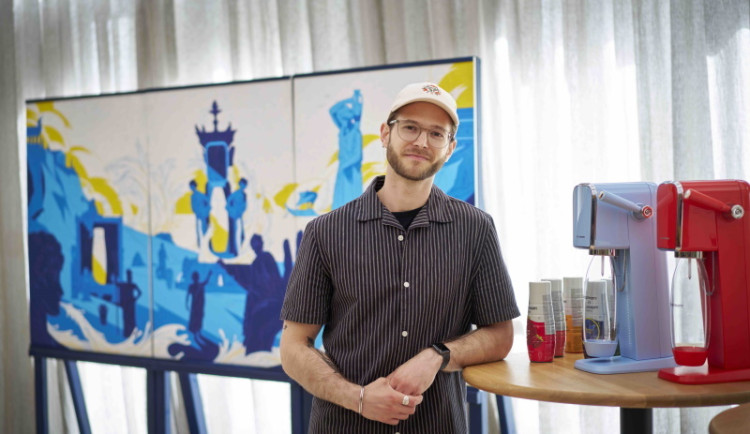 Ze starých výrobníků perlivé vody vzniklo moderní umělecké dílo. SodaStream ukazuje, proč je recyklace důležitá