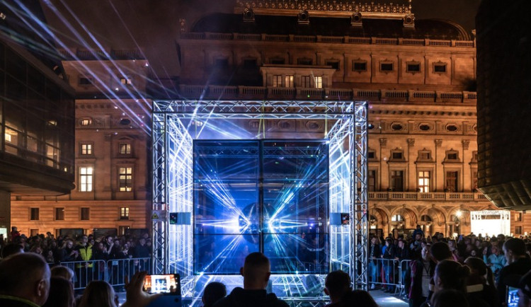 Štěrkovna Open Music: Světelné instalace vzbudí úžas