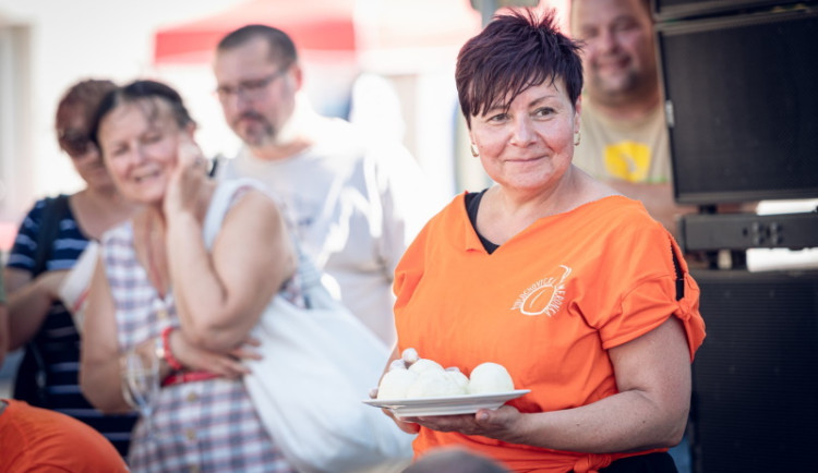 Nejmeruňkovatější slavnost v ČR s meruňkovým pivem a meruňkami z jižní Moravy