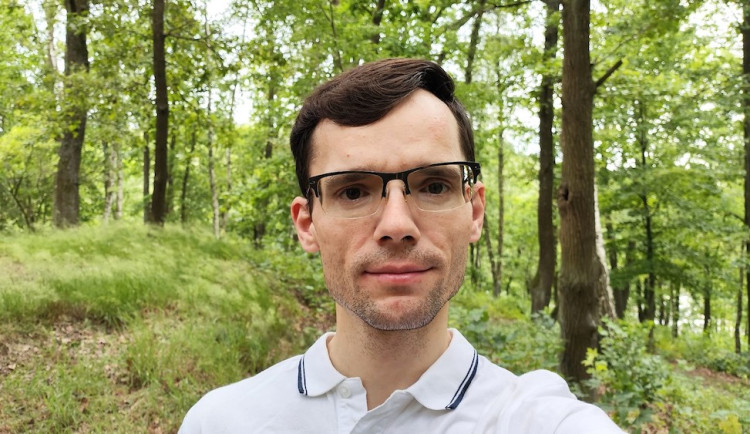 (NE)OBYČEJNÍ: Houby najde i na sídlišti, raději je fotí. Jím je výjimečně, říká houbař Petr Lukáš